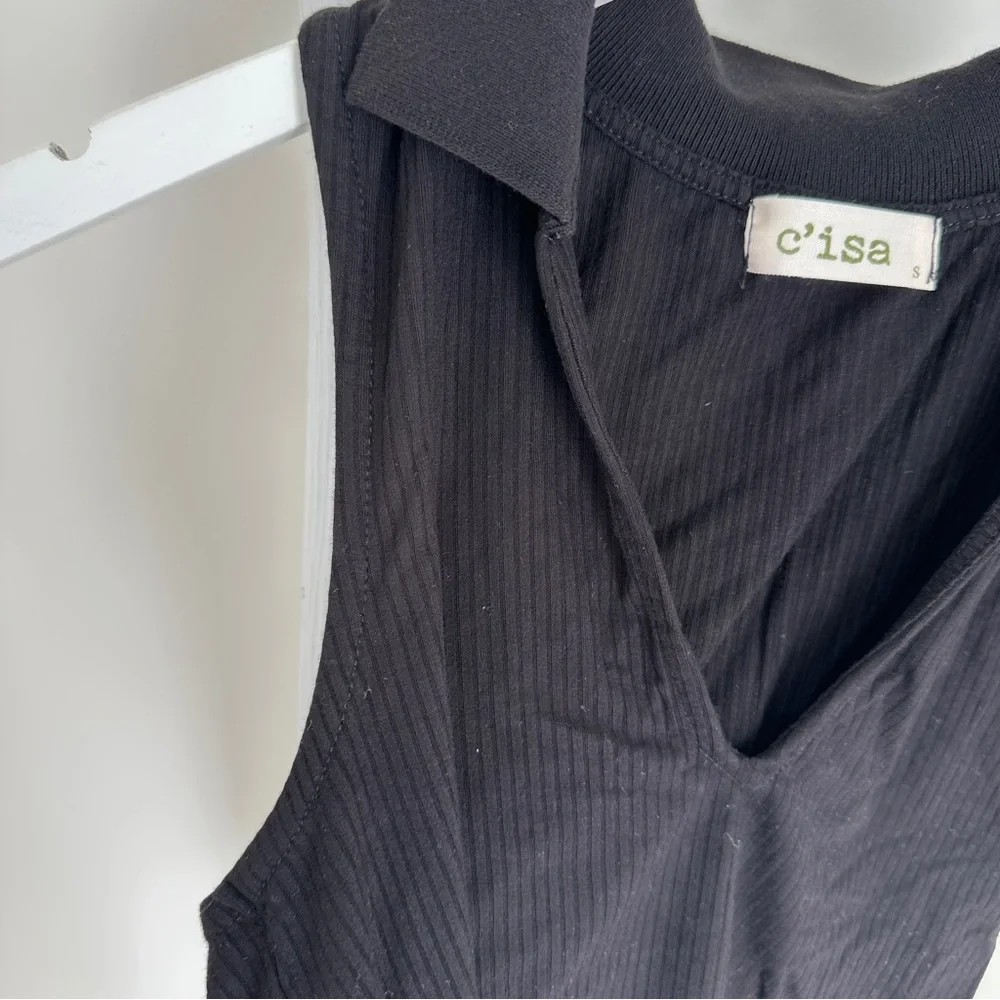 C'isa Black Ribbed Collared V Neck Crop Top Size Small - Picture 3 of 7